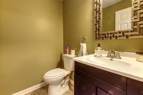 Tiny photo for 220 St James Parkway #A, Sugar Grove, IL 60554 (MLS # 12505485)