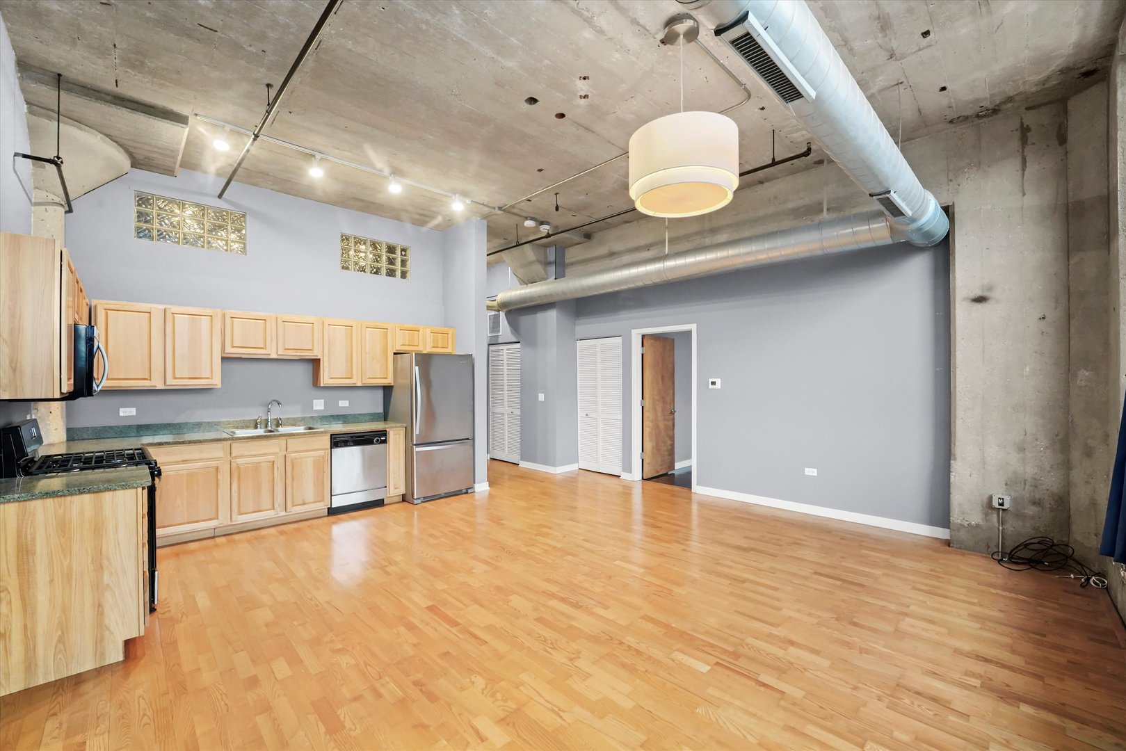 3963 W Belmont Avenue 421