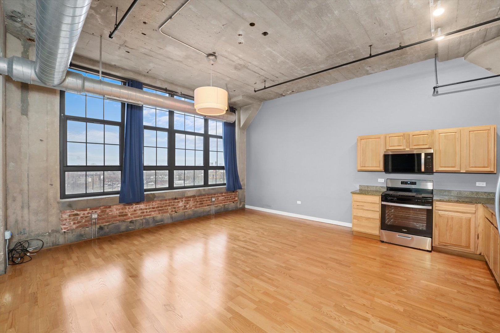 3963 W Belmont Avenue 421