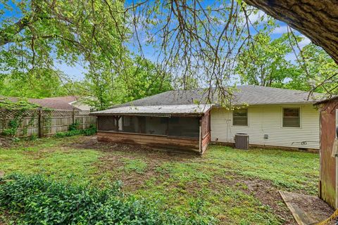 Tiny photo for 1916 Edison Street, Danville, IL 61832 (MLS # 12633393)