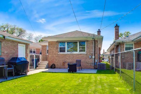 Tiny photo for 4953 N Normandy Avenue, Chicago, IL 60656 (MLS # 12629325)