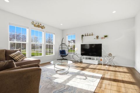 Tiny photo for 12404 S Blue Water Parkway, Plainfield, IL 60585 (MLS # 12618329)