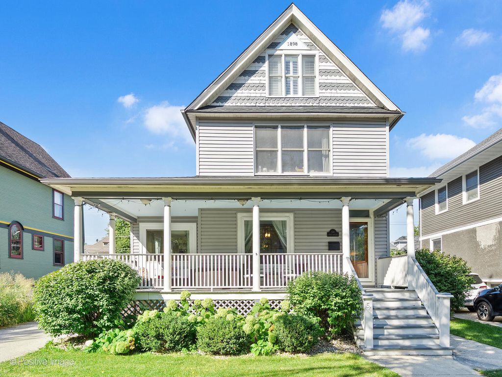 Photo for 54 N Ashland Avenue, La Grange, IL 60525 (MLS # 12460620)