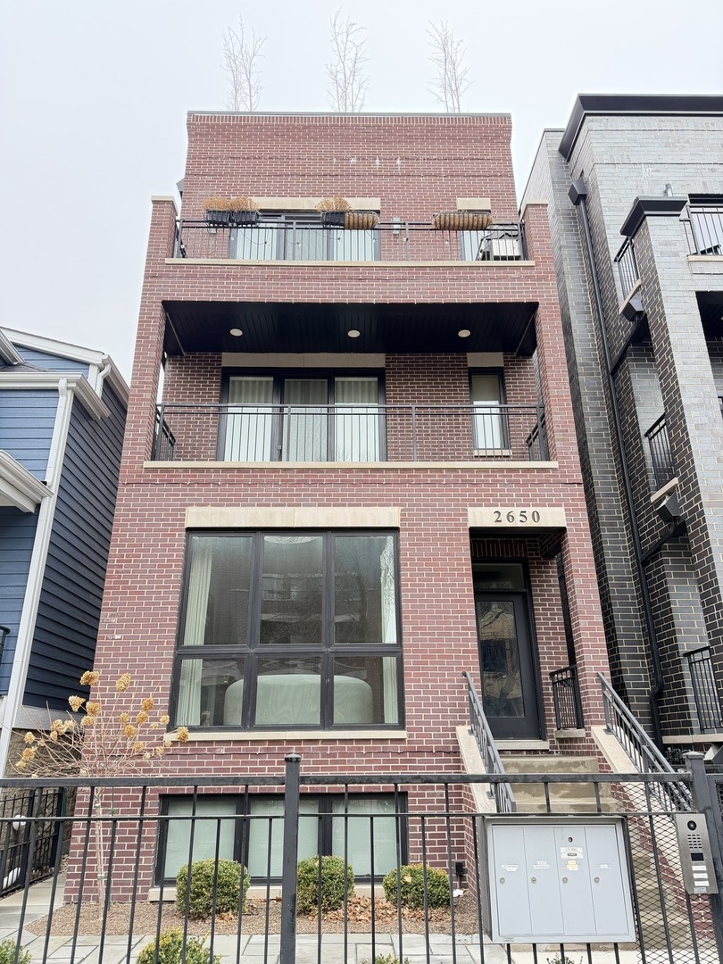 2650 N Racine Avenue 3