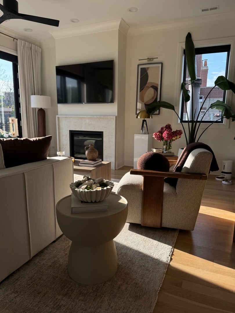 2650 N Racine Avenue 3