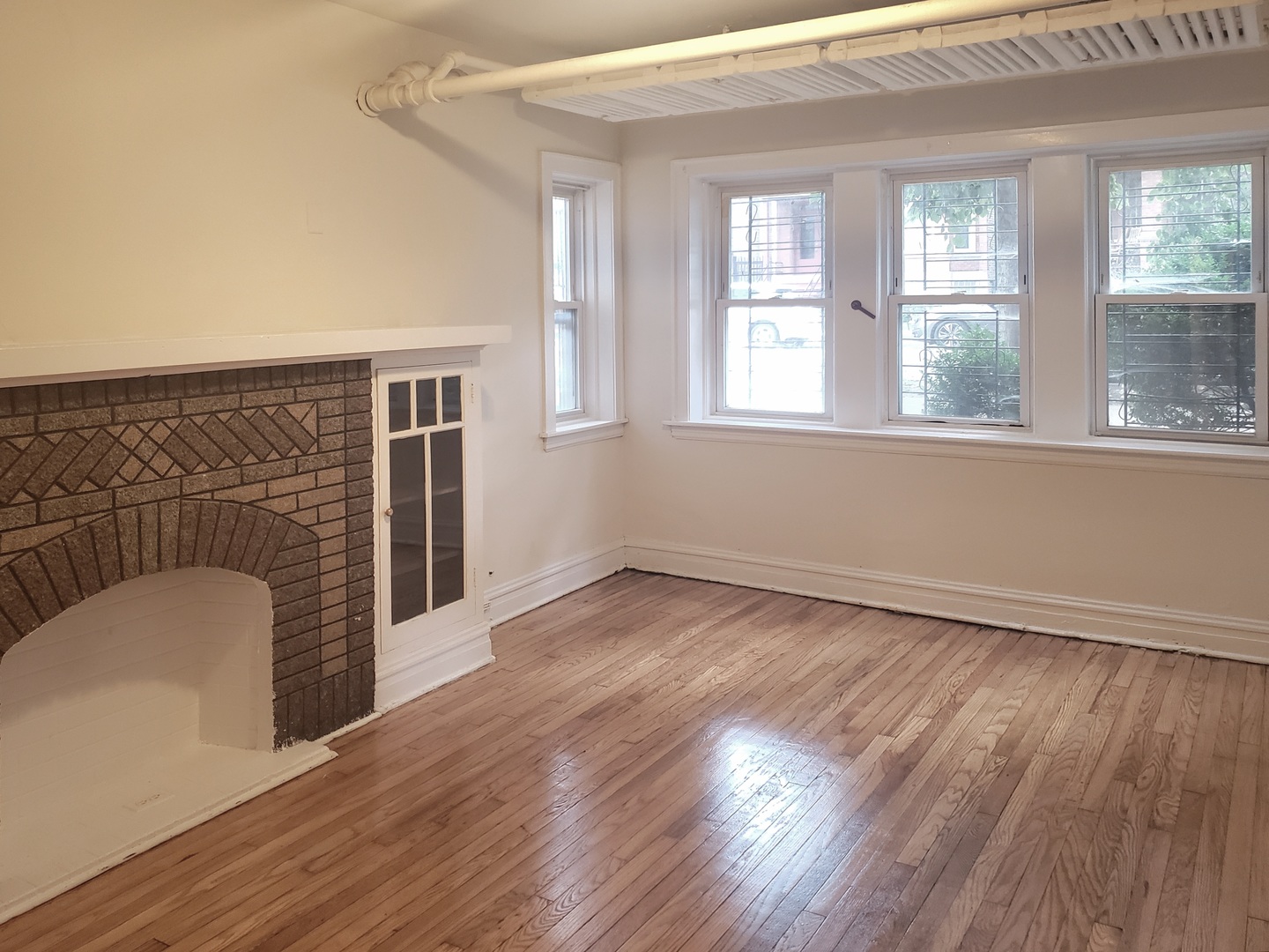 2922 N Albany Avenue GARDEN