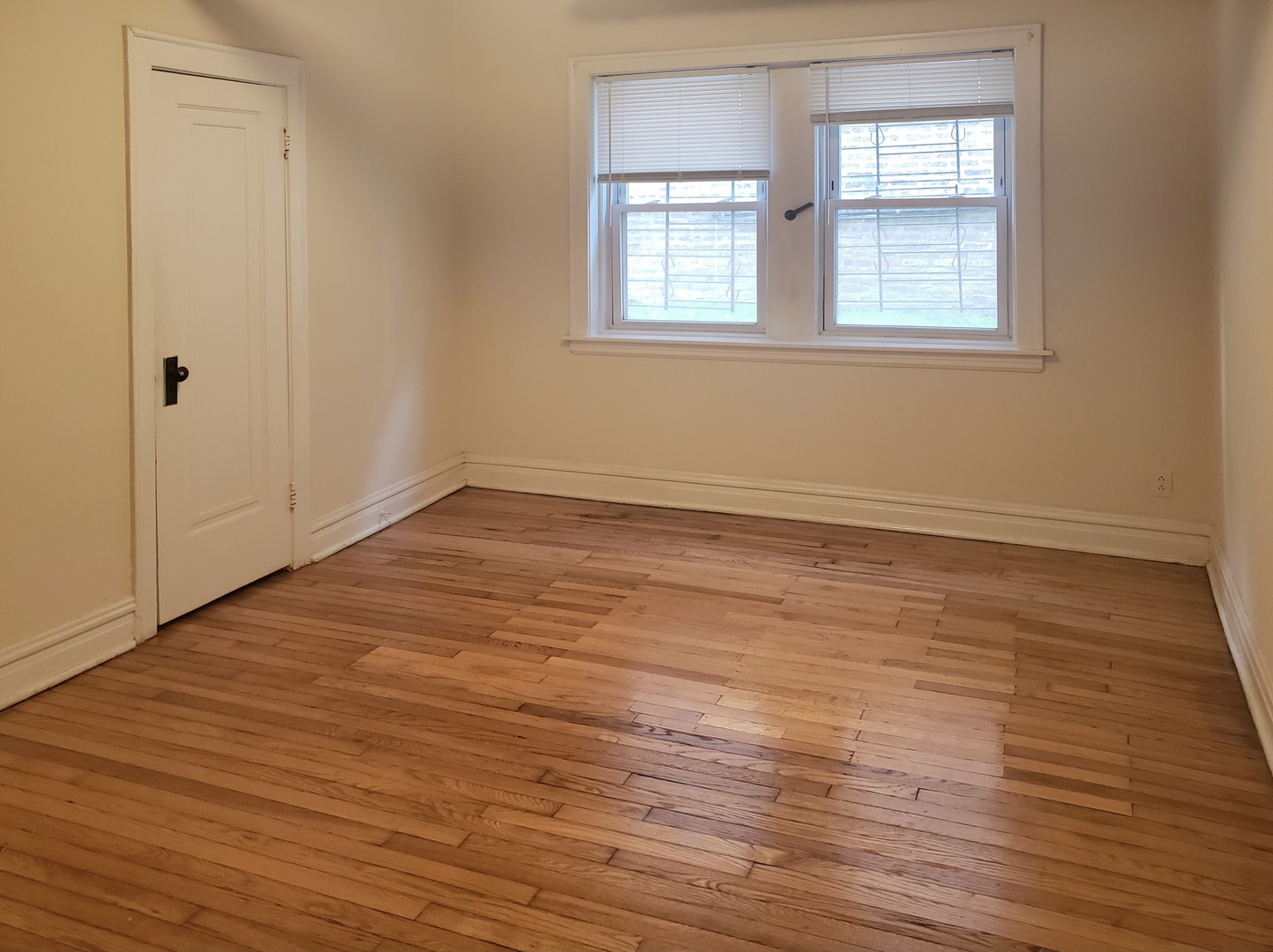 2922 N Albany Avenue GARDEN