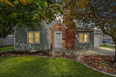 Tiny photo for 601 W Main Street, Clinton, IL 61727 (MLS # 12500226)