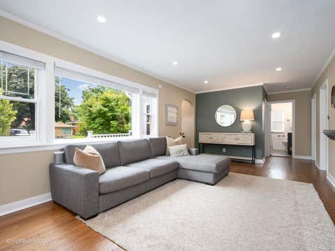 Tiny photo for 1438 Hoffman Avenue, Park Ridge, IL 60068 (MLS # 12729424)