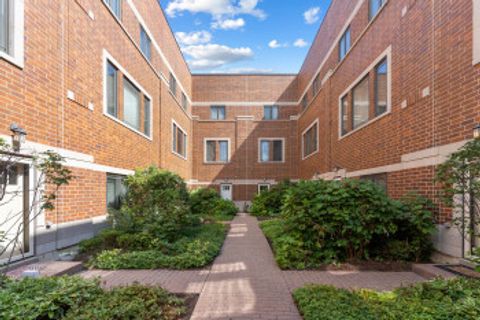 Tiny photo for 6531 N Lincoln Avenue #6, Lincolnwood, IL 60712 (MLS # 12463382)