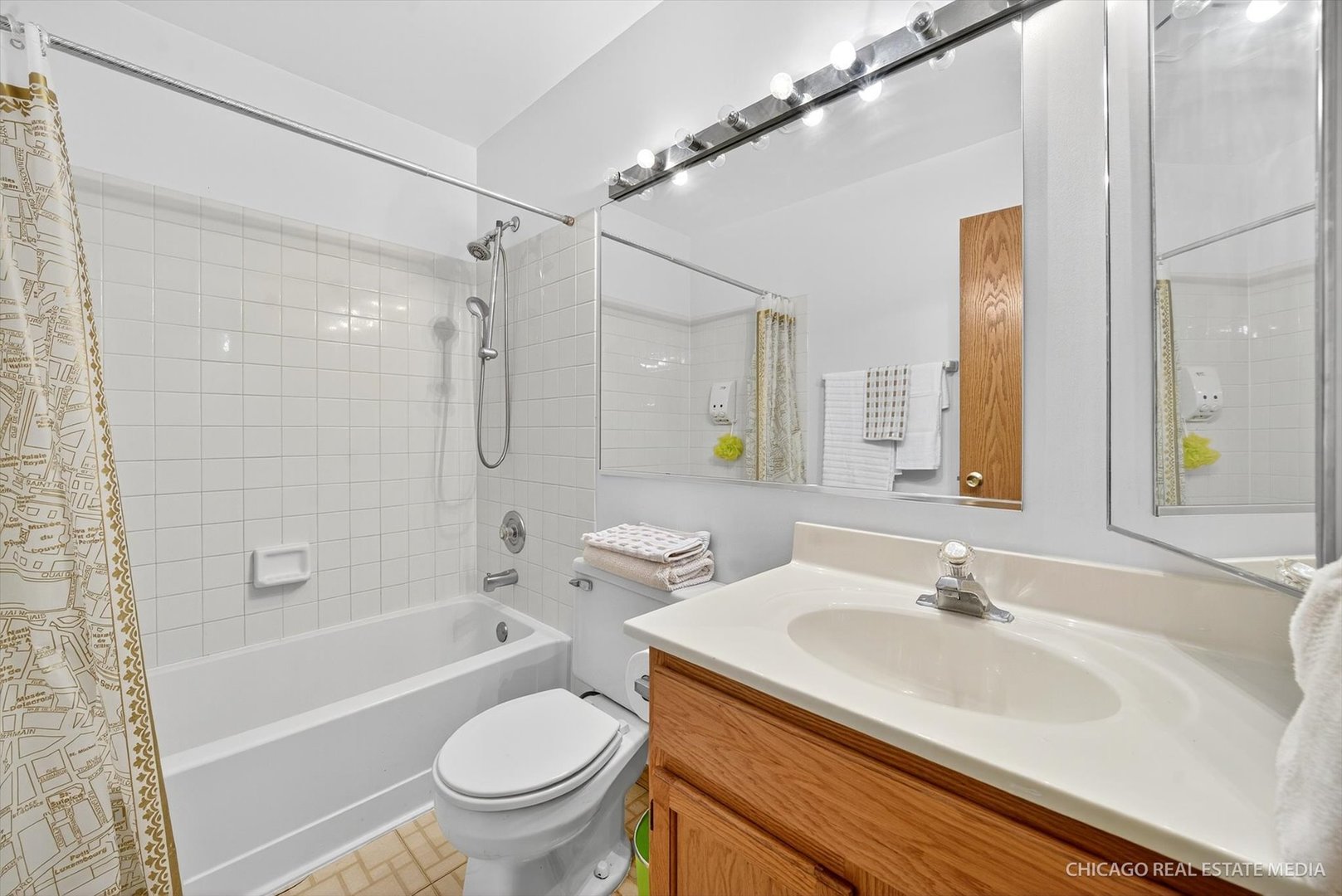 Island Lake, Illinois 60042, United States, 4 Bedrooms Bedrooms, ,3 BathroomsBathrooms,Residential,Active,208914