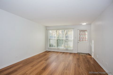 Tiny photo for 164 Park Ridge Lane, Aurora, IL 60504 (MLS # 12492317)