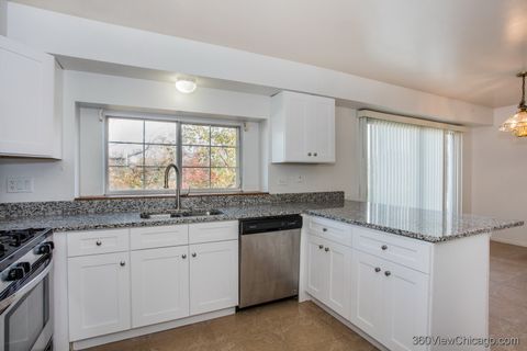 Tiny photo for 164 Park Ridge Lane, Aurora, IL 60504 (MLS # 12492317)