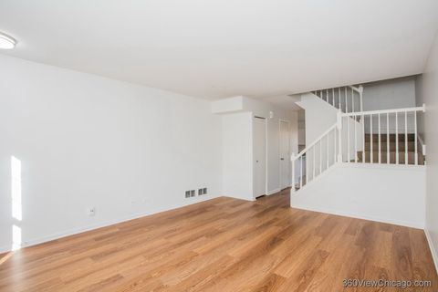 Tiny photo for 164 Park Ridge Lane, Aurora, IL 60504 (MLS # 12492317)