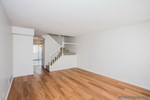 Tiny photo for 164 Park Ridge Lane, Aurora, IL 60504 (MLS # 12492317)