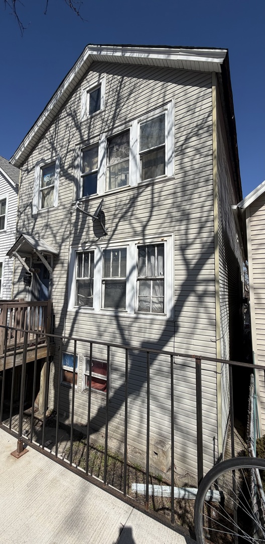 2010 W Cullerton Street