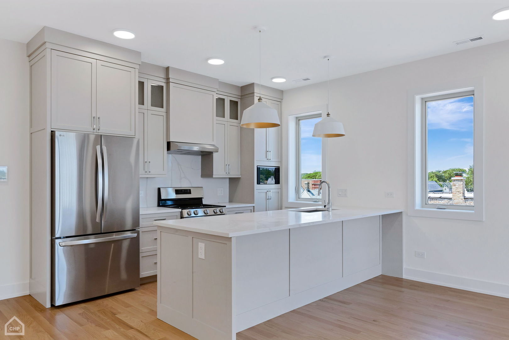 3545 W Belmont Avenue 4