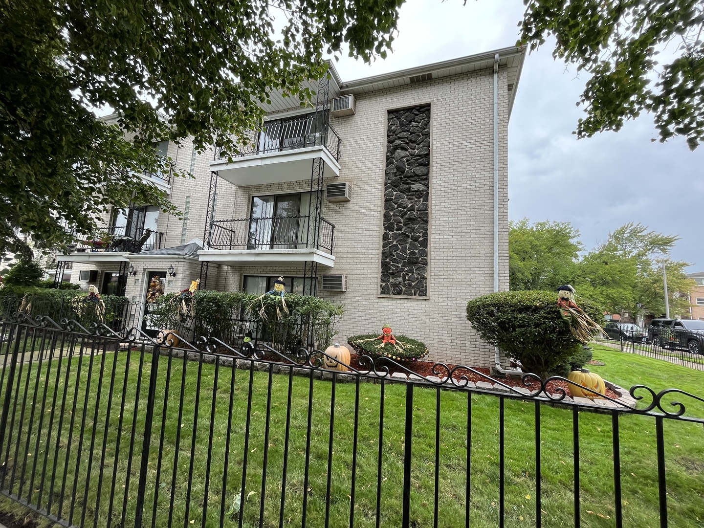 1601 Downs Drive 3S