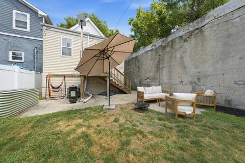 Tiny photo for 437 W 44th Place, Chicago, IL 60609 (MLS # 12714936)