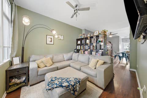 Tiny photo for 437 W 44th Place, Chicago, IL 60609 (MLS # 12714936)