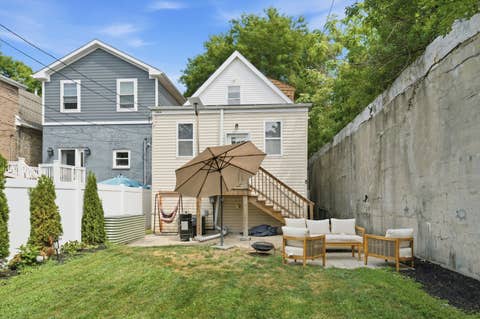 Tiny photo for 437 W 44th Place, Chicago, IL 60609 (MLS # 12714936)