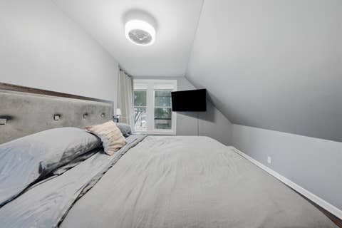 Tiny photo for 437 W 44th Place, Chicago, IL 60609 (MLS # 12714936)