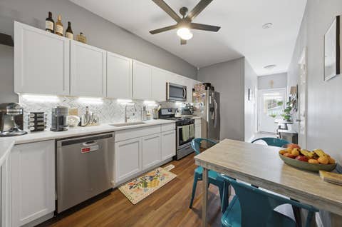 Tiny photo for 437 W 44th Place, Chicago, IL 60609 (MLS # 12714936)