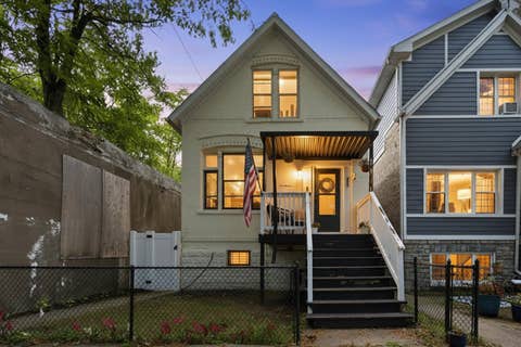 Tiny photo for 437 W 44th Place, Chicago, IL 60609 (MLS # 12714936)