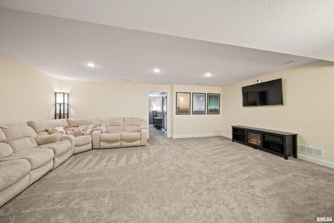 Tiny photo for 4501 W 14TH Street, Davenport, IA 52804 (MLS # QC4270060)