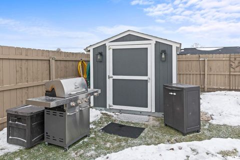 Tiny photo for 4501 W 14TH Street, Davenport, IA 52804 (MLS # QC4270060)