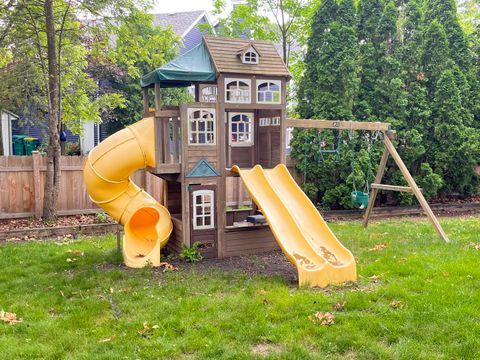 Tiny photo for 10 Chestnut Court E, Buffalo Grove, IL 60089 (MLS # 12495891)