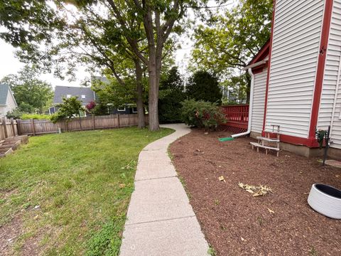 Tiny photo for 10 Chestnut Court E, Buffalo Grove, IL 60089 (MLS # 12495891)