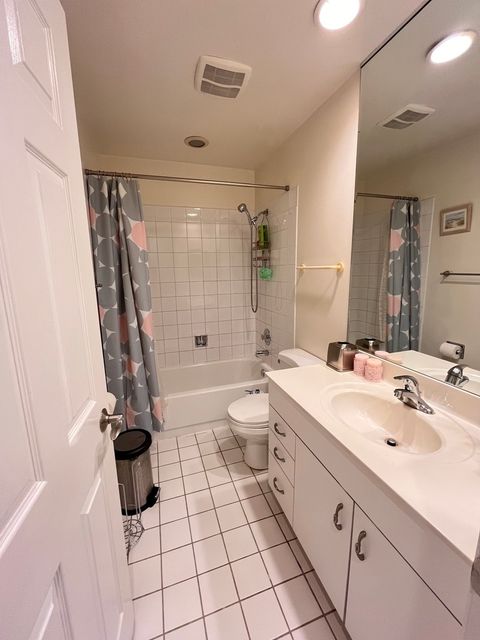 Tiny photo for 10 Chestnut Court E, Buffalo Grove, IL 60089 (MLS # 12495891)