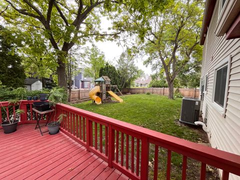 Tiny photo for 10 Chestnut Court E, Buffalo Grove, IL 60089 (MLS # 12495891)