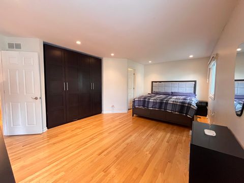 Tiny photo for 10 Chestnut Court E, Buffalo Grove, IL 60089 (MLS # 12495891)