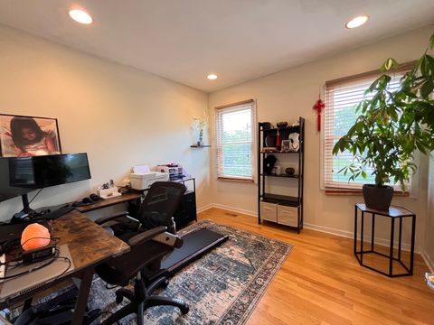 Tiny photo for 10 Chestnut Court E, Buffalo Grove, IL 60089 (MLS # 12495891)