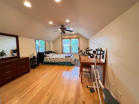 Tiny photo for 10 Chestnut Court E, Buffalo Grove, IL 60089 (MLS # 12495891)