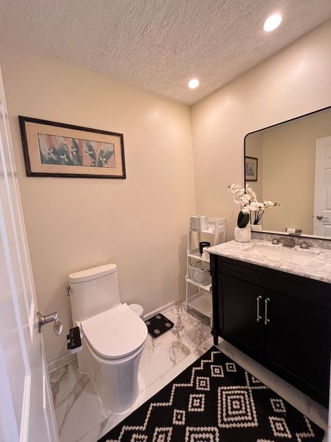 Tiny photo for 10 Chestnut Court E, Buffalo Grove, IL 60089 (MLS # 12495891)