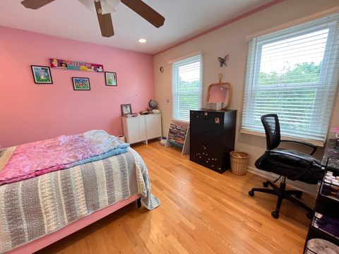 Tiny photo for 10 Chestnut Court E, Buffalo Grove, IL 60089 (MLS # 12495891)