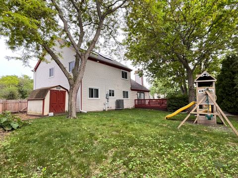 Tiny photo for 10 Chestnut Court E, Buffalo Grove, IL 60089 (MLS # 12495891)