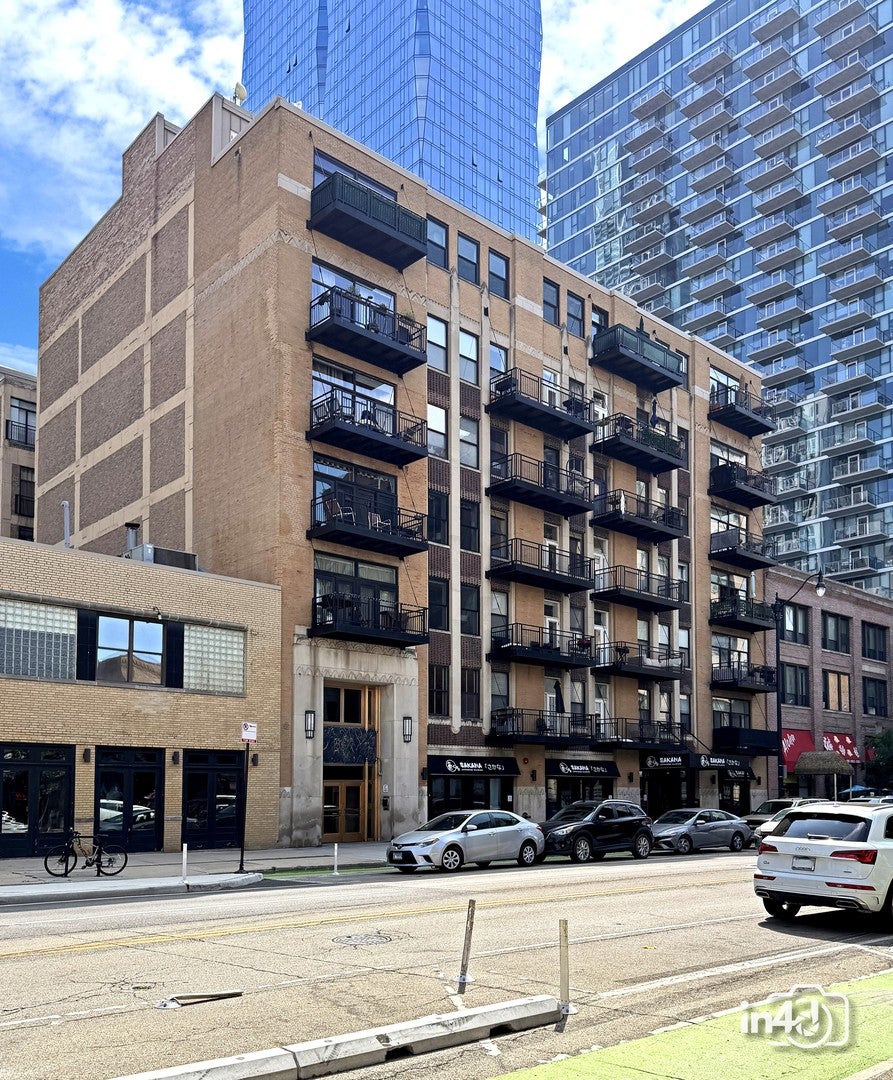 1307 S Wabash Avenue 302