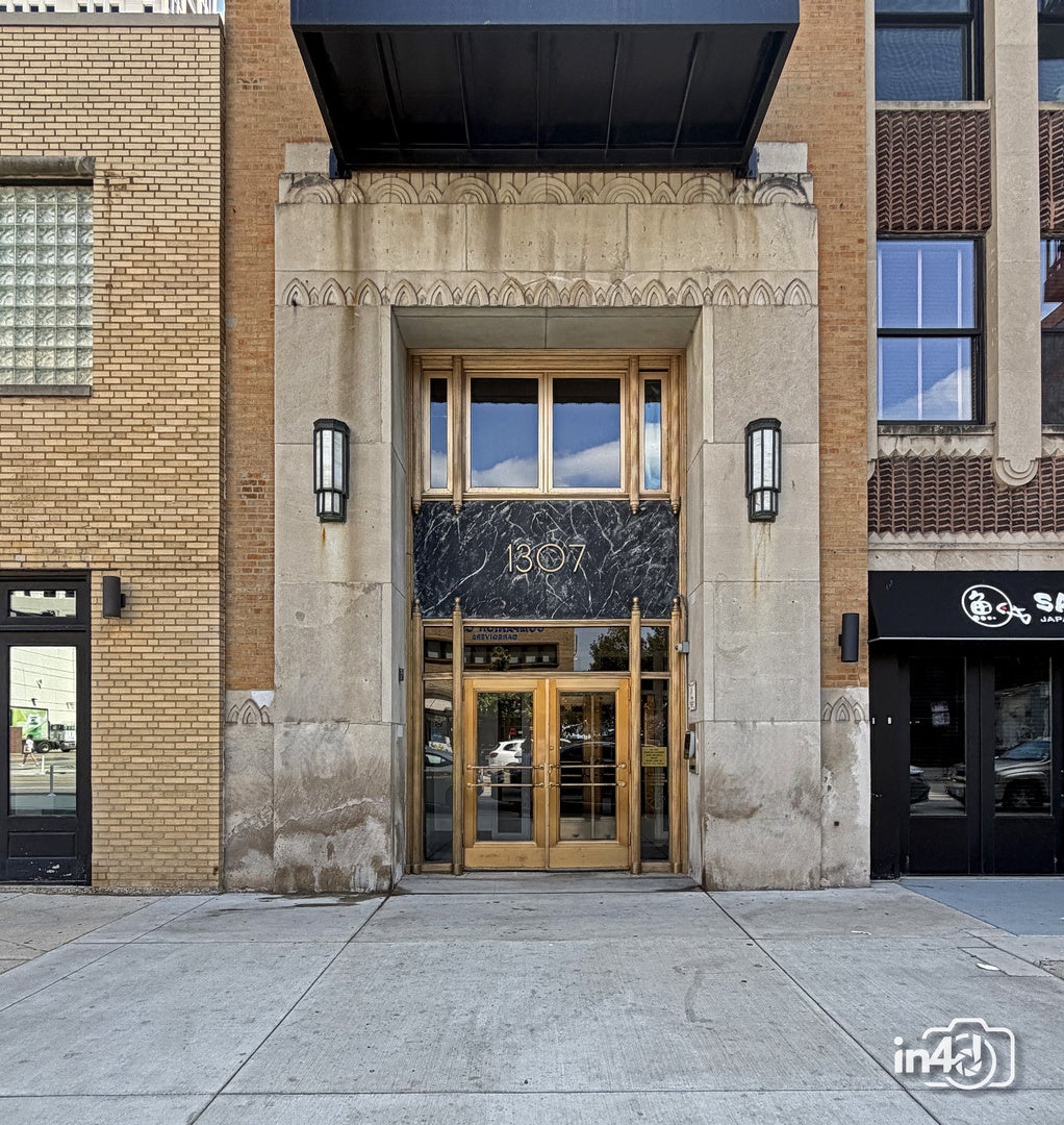 1307 S Wabash Avenue 302