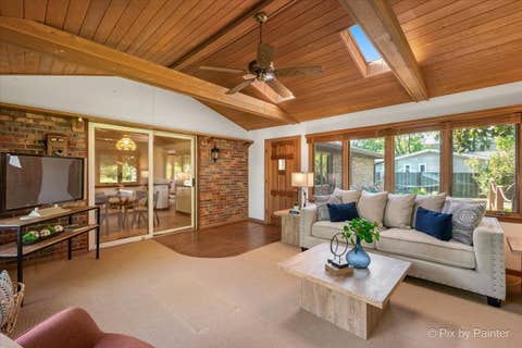Tiny photo for 1216 S Grove Avenue, Barrington, IL 60010 (MLS # 12658523)