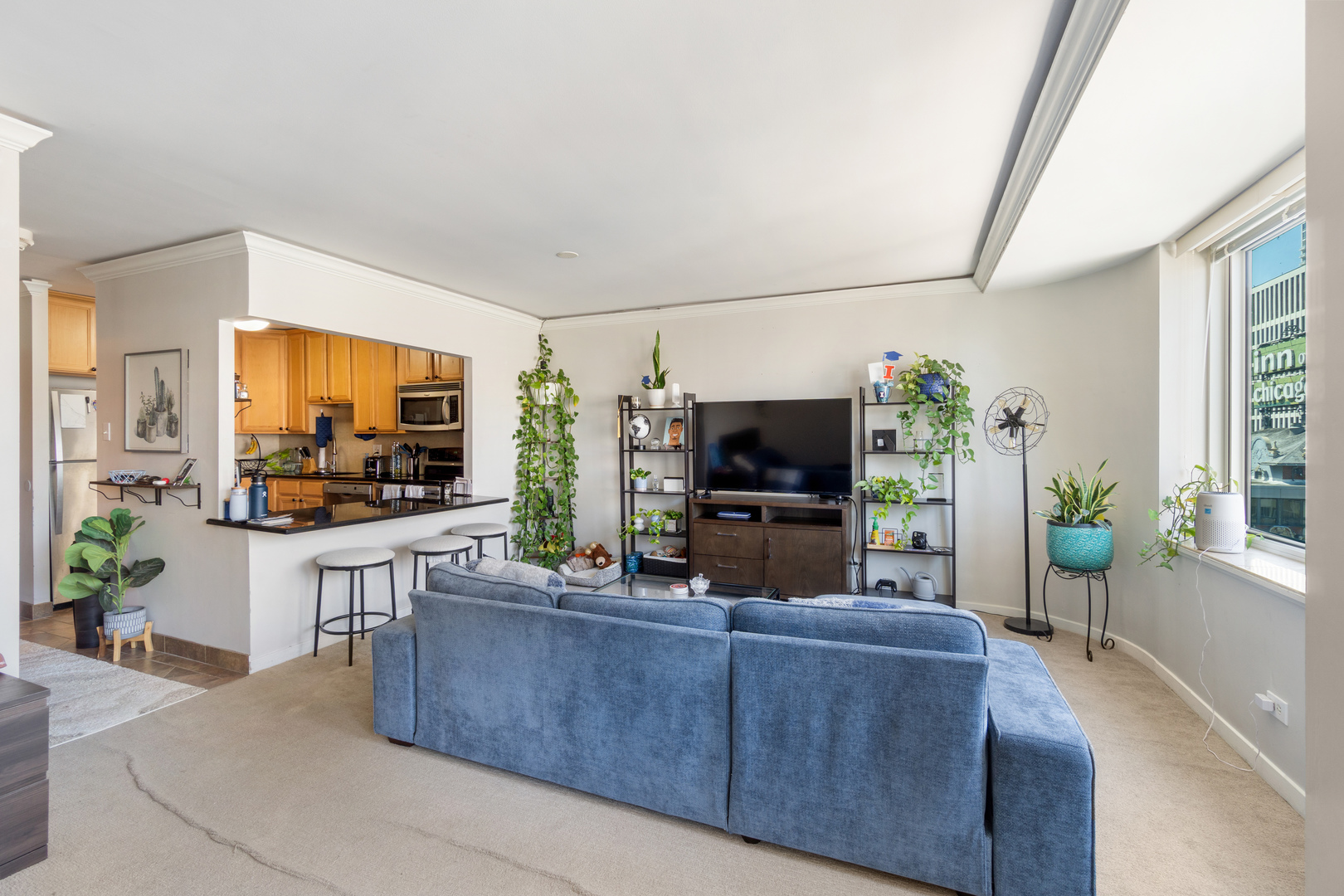211 E Ohio Street 2806