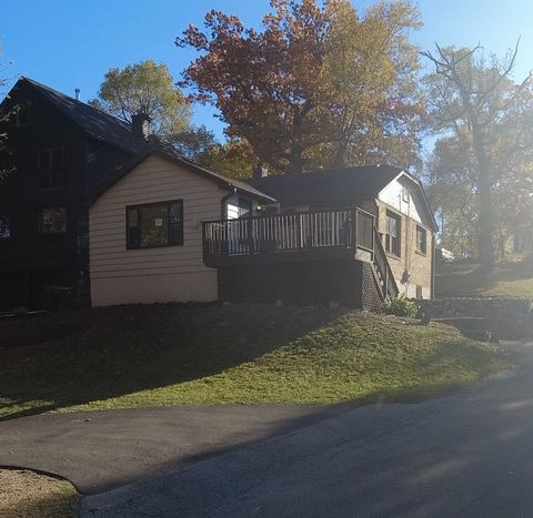 Photo of 101 Siloam Avenue, Fox Lake, IL 60020 (MLS # 12513316)