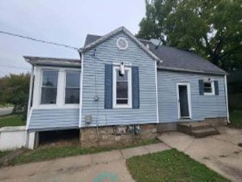 Tiny photo for 912 N Central Avenue, Burlington, IA 52601 (MLS # 12720143)