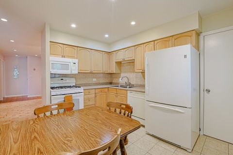 Tiny photo for 1430 Sandstone Drive #202, Wheeling, IL 60090 (MLS # 12525117)