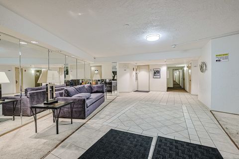 Tiny photo for 1430 Sandstone Drive #202, Wheeling, IL 60090 (MLS # 12525117)