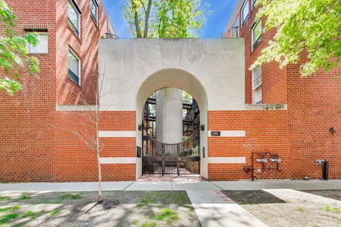 Tiny photo for 5400 S Hyde Park Boulevard #C12, Chicago, IL 60615 (MLS # 12639986)