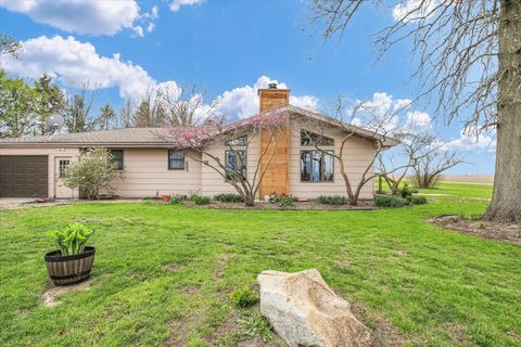 Tiny photo for 2279 E 500 N Road, Paxton, IL 60957 (MLS # 12615062)